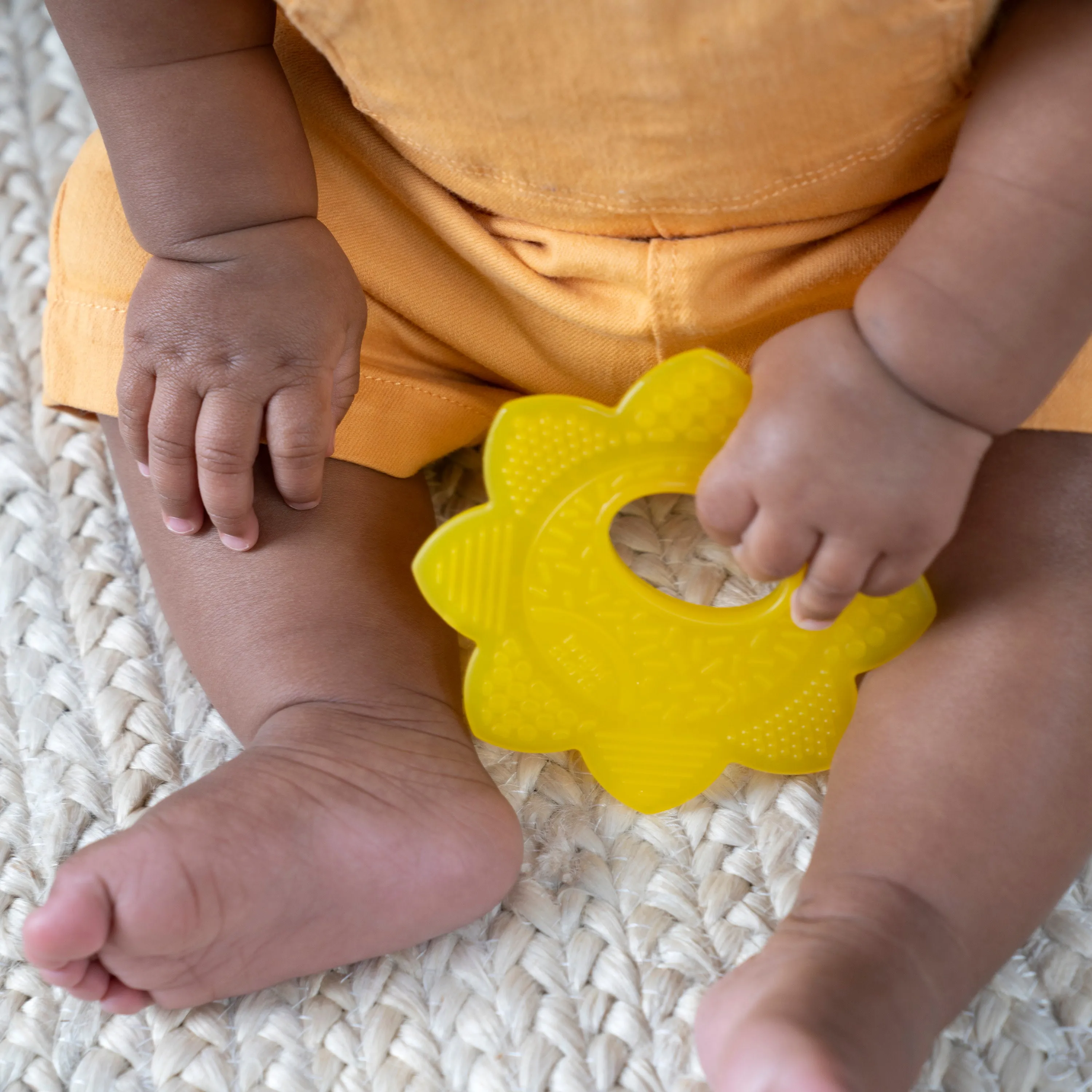 Bright Starts Teeth Relief 8pc Gift Set, Easy-Grasp Baby Teethers